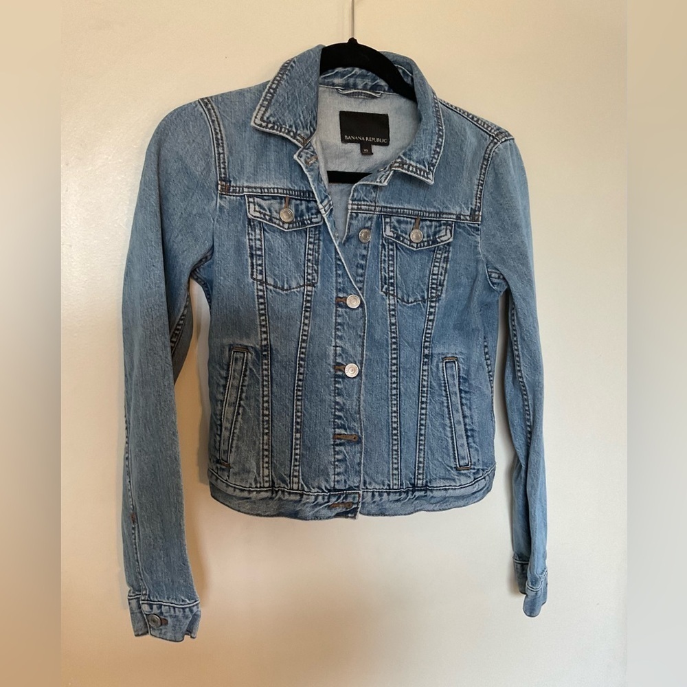 Banana Republic Denim Jacket in Size XS